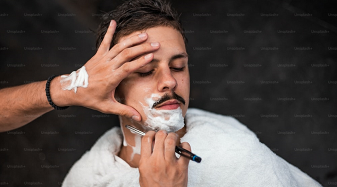 Smooth Shaves with Hyaluronic Acid: The Secret to Preventing Irritation and Razor Burn
