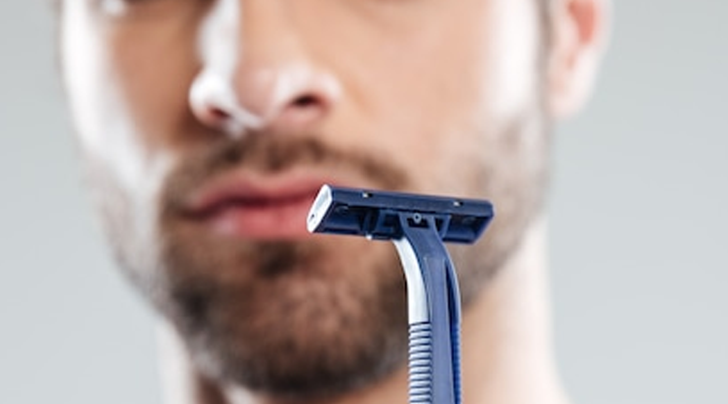 The Essential Guide to Men's Skincare: Preventing and Treating Razor B