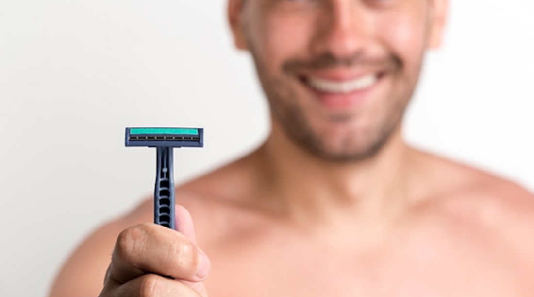 The Renaissance of Grooming: Exploring the Advantages of Using a Safety Razor for Men's Skincare